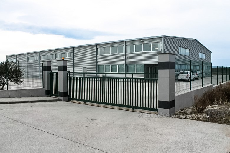 Warehouse-produksjonshall på 1800 m2, for salg