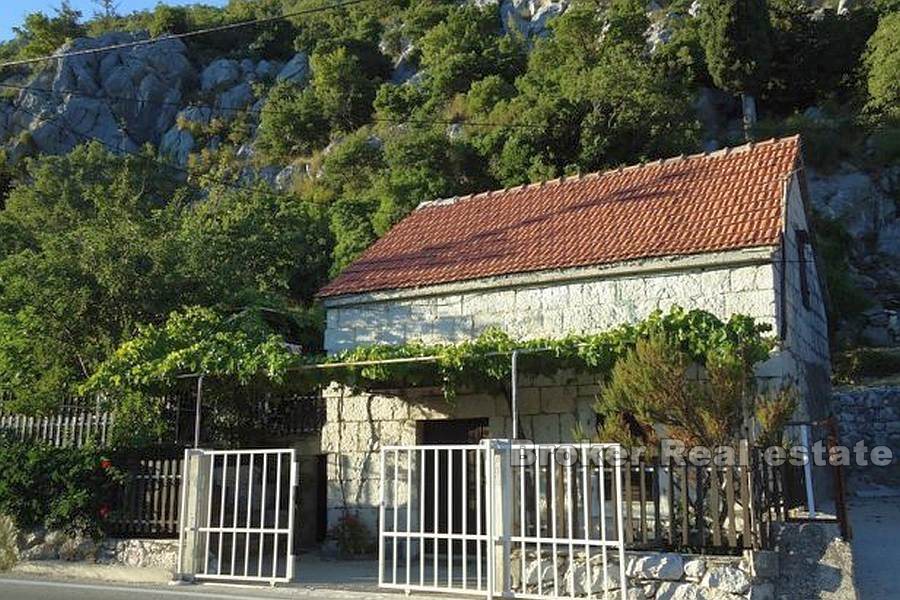 Old stone house, for sale