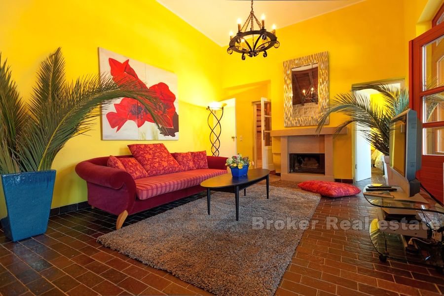 Beautiful stone villa with swimming pool, for sale