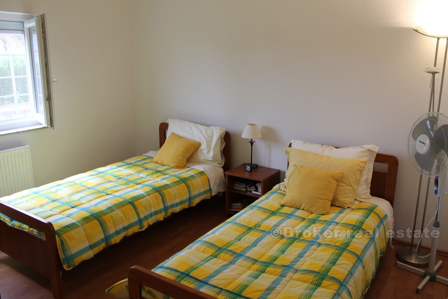 Confortevole appartamento con tre camere da letto, in vendita