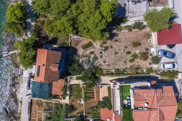 Villa on 3 floors, waterfront, for sale