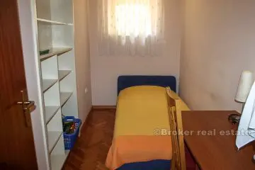 3 bedroom apartment, near beach, for sale