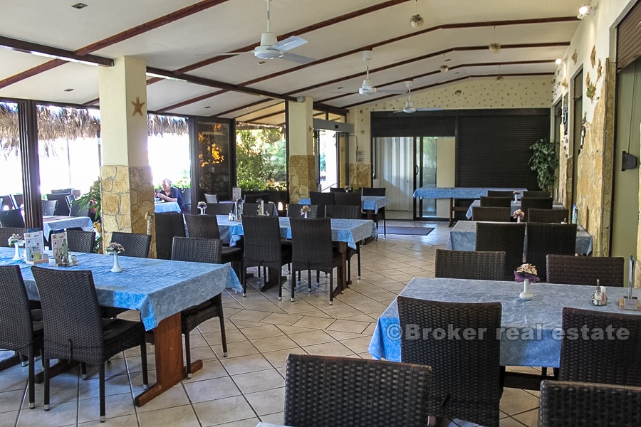 Pansion-restaurant with sea view, for sale