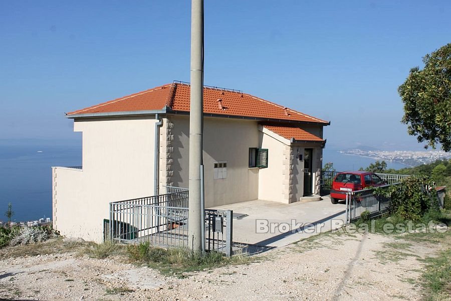 Detached house with sea view, sale