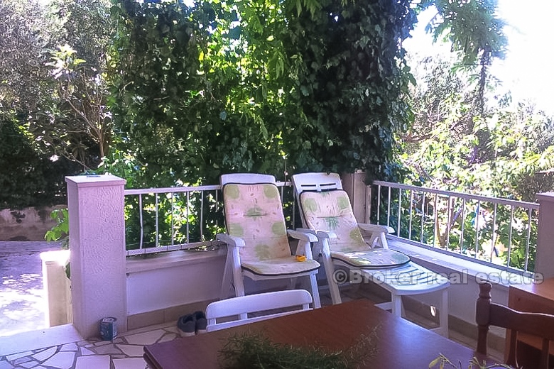 Apartment with garden, on sale