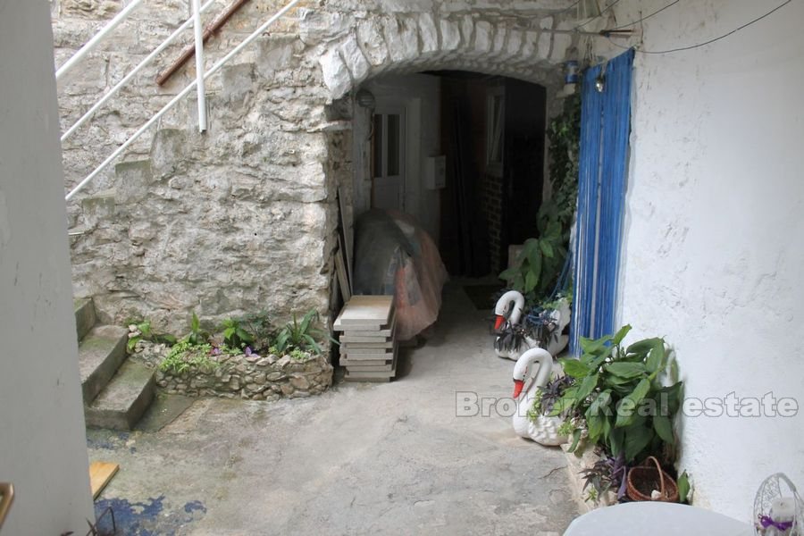 Maison traditionnelle en pierre dalmate