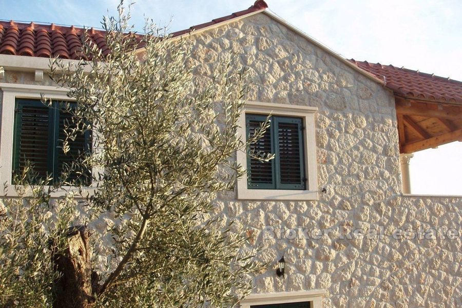 Nybygd villa på øya i nærheten av Dubrovnik