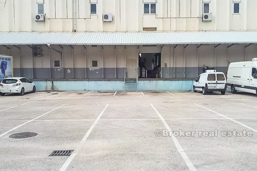 Affärslokal nära Split, för uthyrning