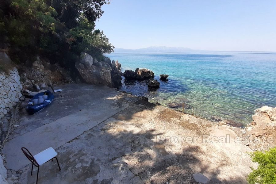 House in first row to the sea on Makarska riviera
