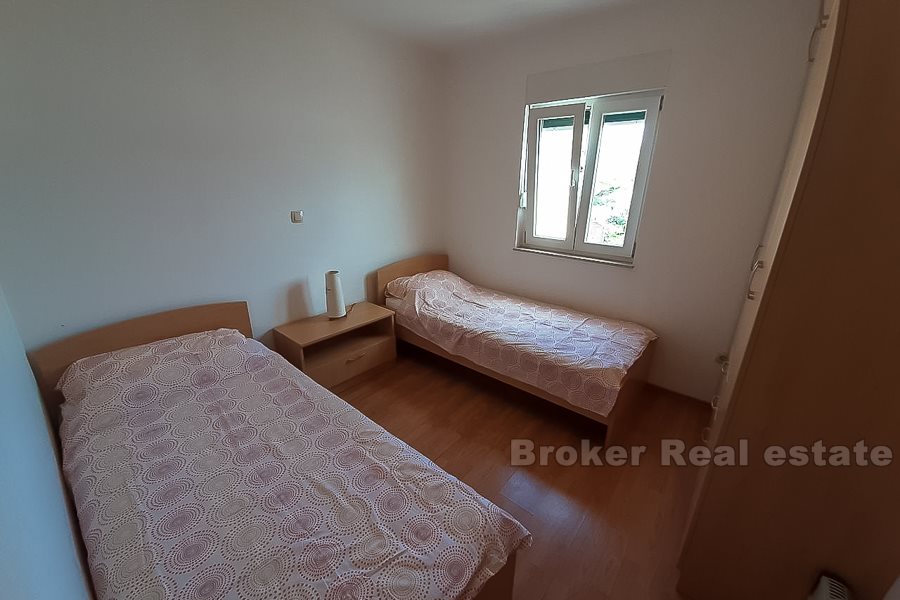 Appartamento con due camere da letto, fronte mare, in vendita