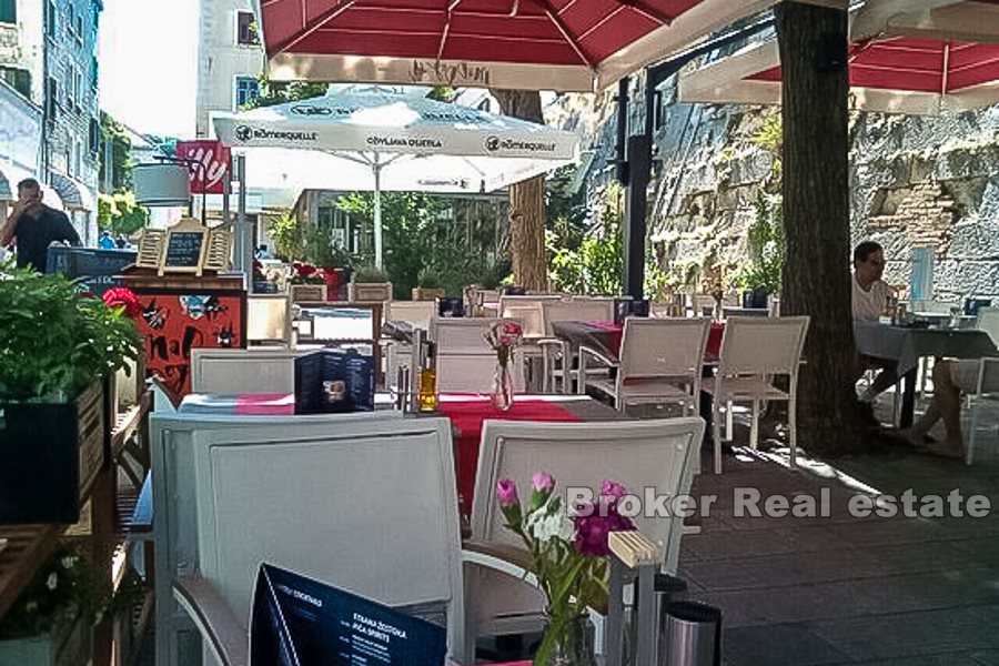 Un restaurant bien géré dans le centre de Split, à louer