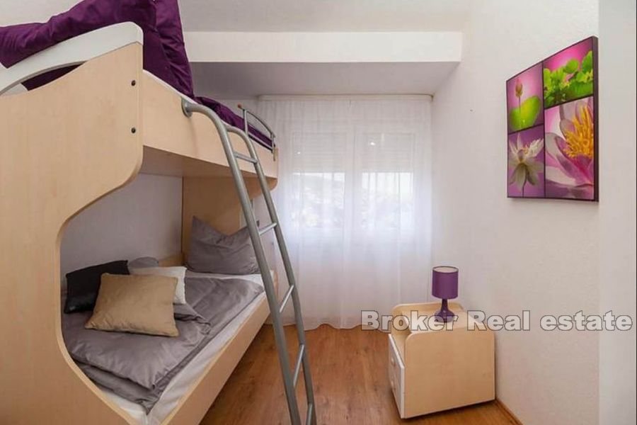 Moderno appartamento con tre camere da letto