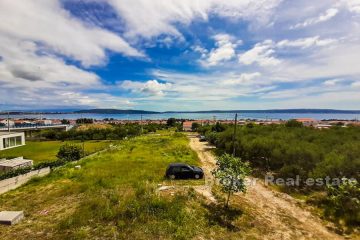 Quality building plot with sea view