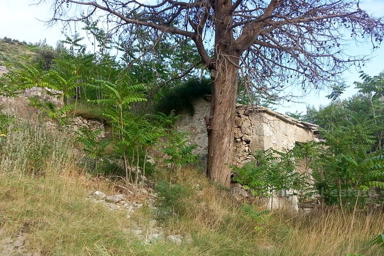 Casa in pietra demolita, in vendita