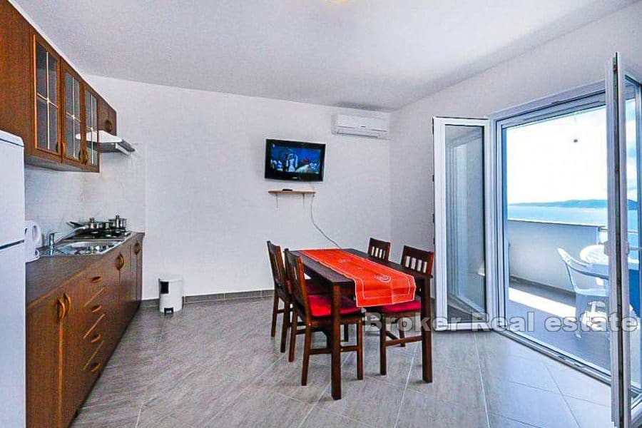 Appartamento con due camere da letto, Omis Riviera