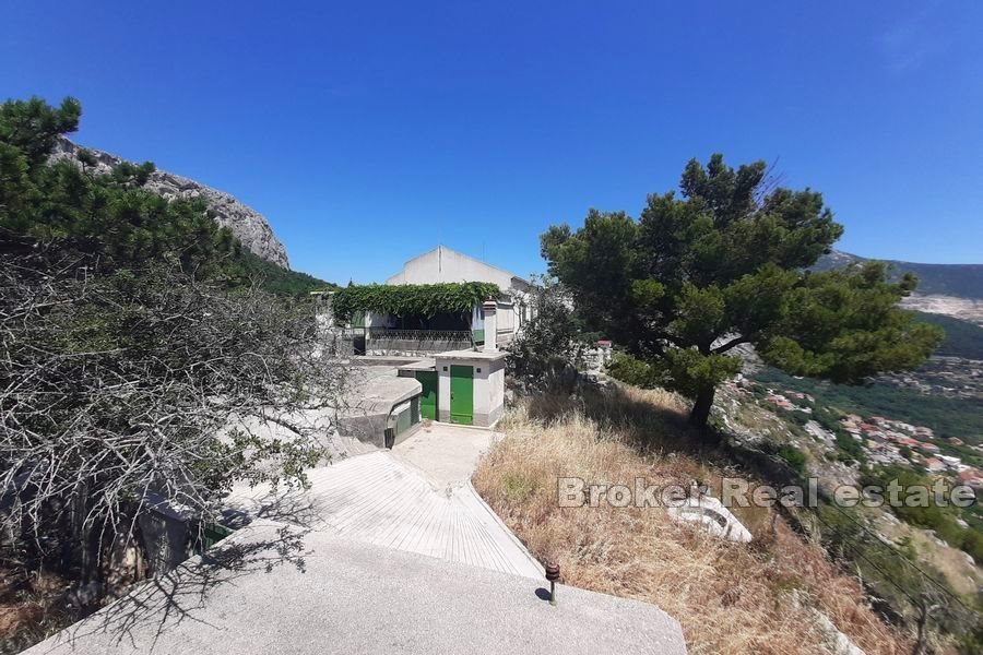 Property with open sea view