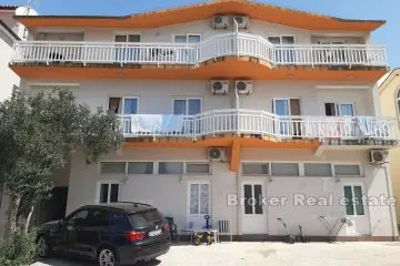 Apartment house with sea view