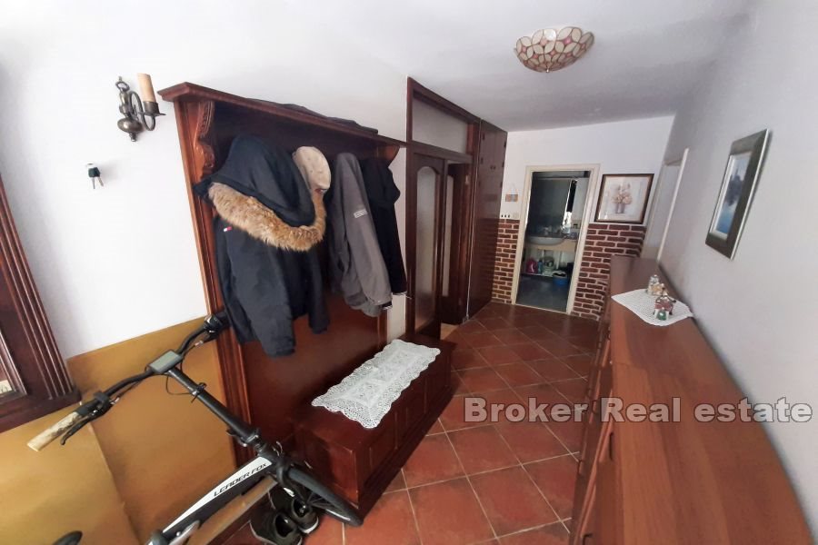 Meje - Three bedroom apartment with a yard