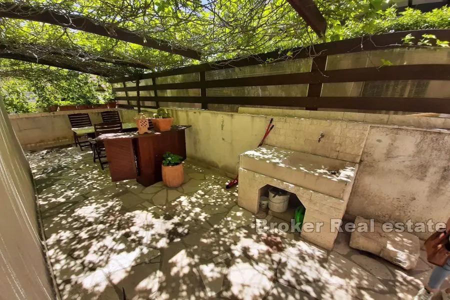 Meje - Tre roms leilighet med hage