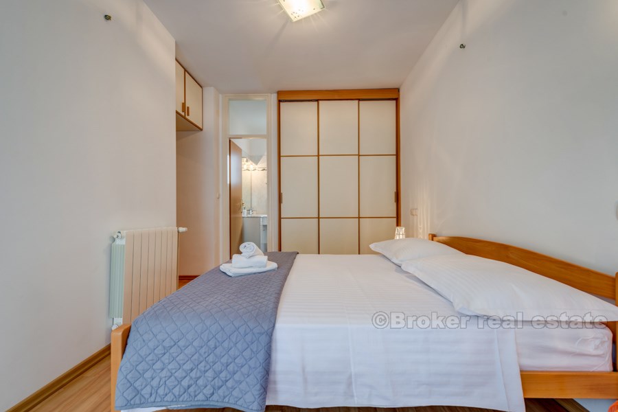 Appartamento con tre camere da letto, in vendita