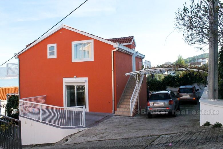 Maison individuelle de deux étages, à vendre