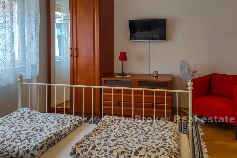Appartamento con tre camere da letto in una posizione attraente