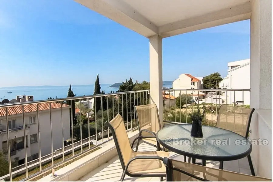 Meje, to roms leilighet med utsikt over havet, til salgs