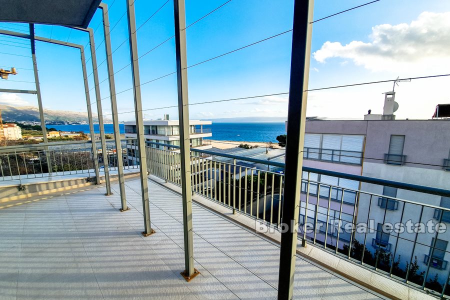 Penthouse s pogledom na more, na prodaju