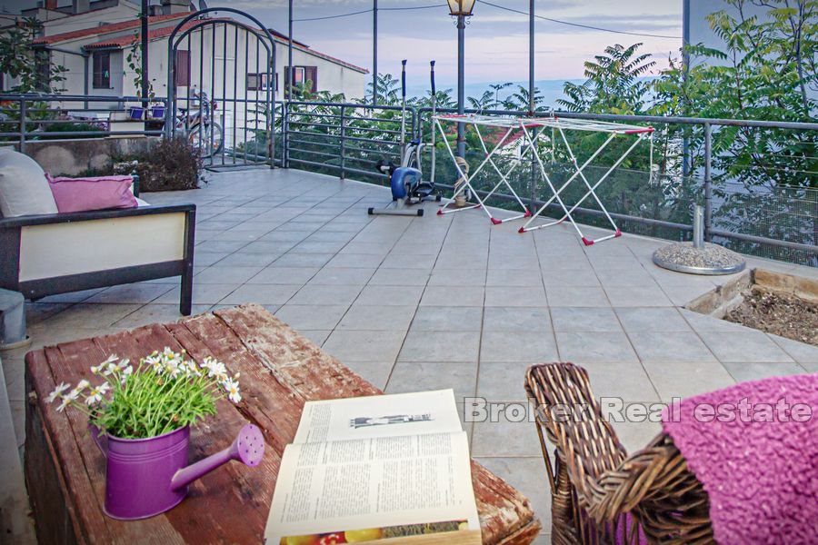 Meje, two bedroom apartment with sea view