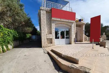 Mini hotel / detached house, seafront