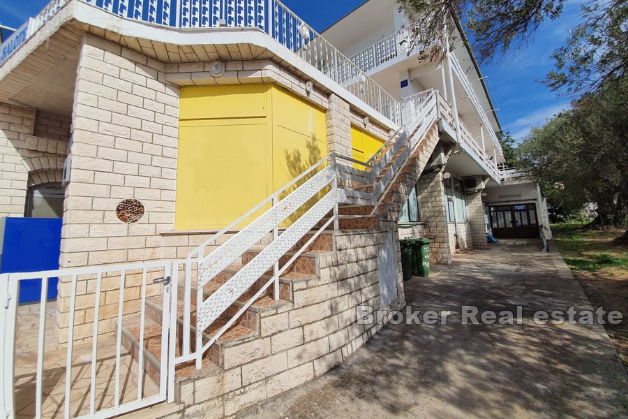 Mini hotel / detached house, seafront