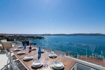 Luksusowy penthouse z widokiem na morze