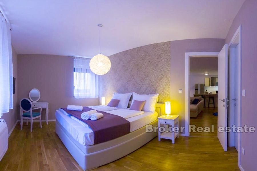 Bačvice, two apartments in new building with pool
