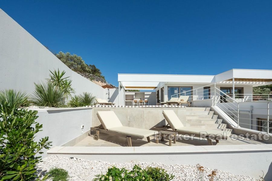 Newly built villa with sea view