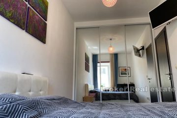 Bacvice, sunny three-bedroom apartment