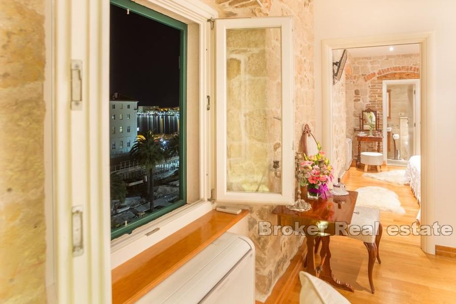 Split center, exclusive apartment with sea view