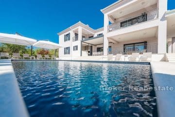 Newly built luxury villa with pool