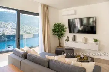 Apartment in the first row to the sea