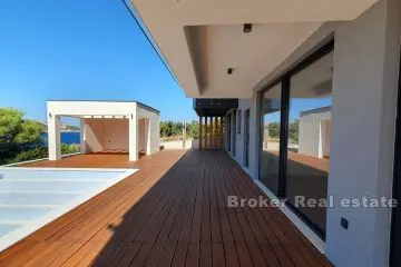 Luxury holiday villa by the sea