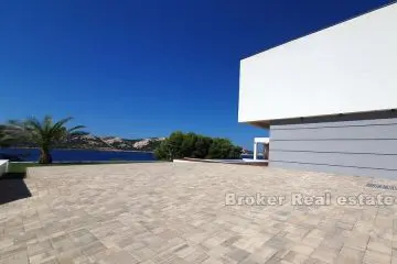 Luxury holiday villa by the sea