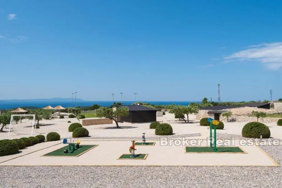 Unik eiendom med rolig beliggenhet med panoramautsikt over havet