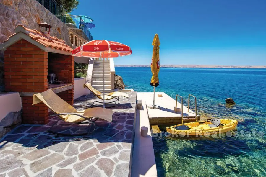 Haus am Meer mit privatem Zugang zum Strand mit Bootssteg