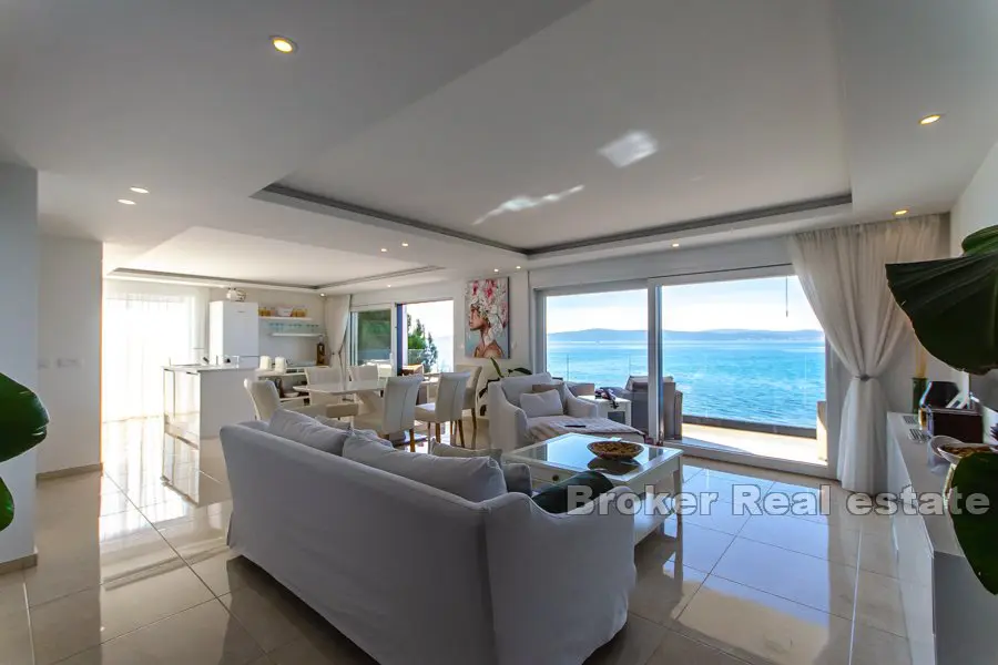 Lägenhet på stranden med en unik utsikt över havet