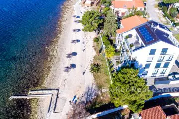 Graziosi appartamenti in riva al mare con accesso privato alla spiaggia