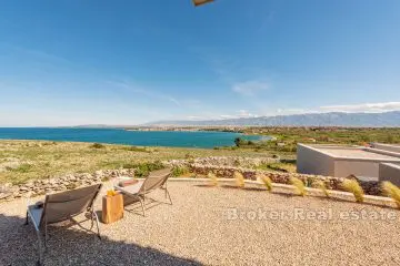 Villa with sea view and pool in untouched nature