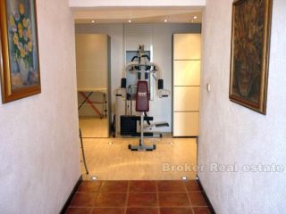 Meje, Comfortable three bedroom apartment, for sale