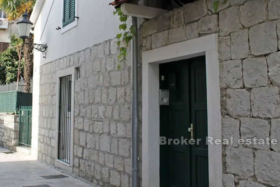 Radunica, centro di Split, Casa semi-indipendente in vendita