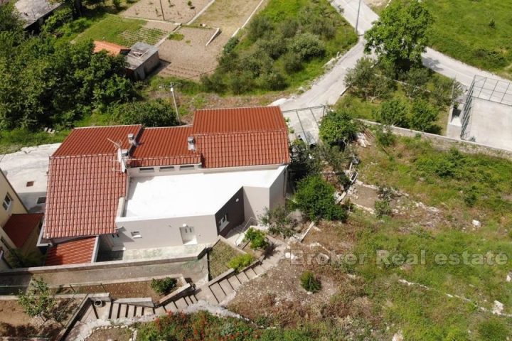 Unfinished house on 3 floors, for sale