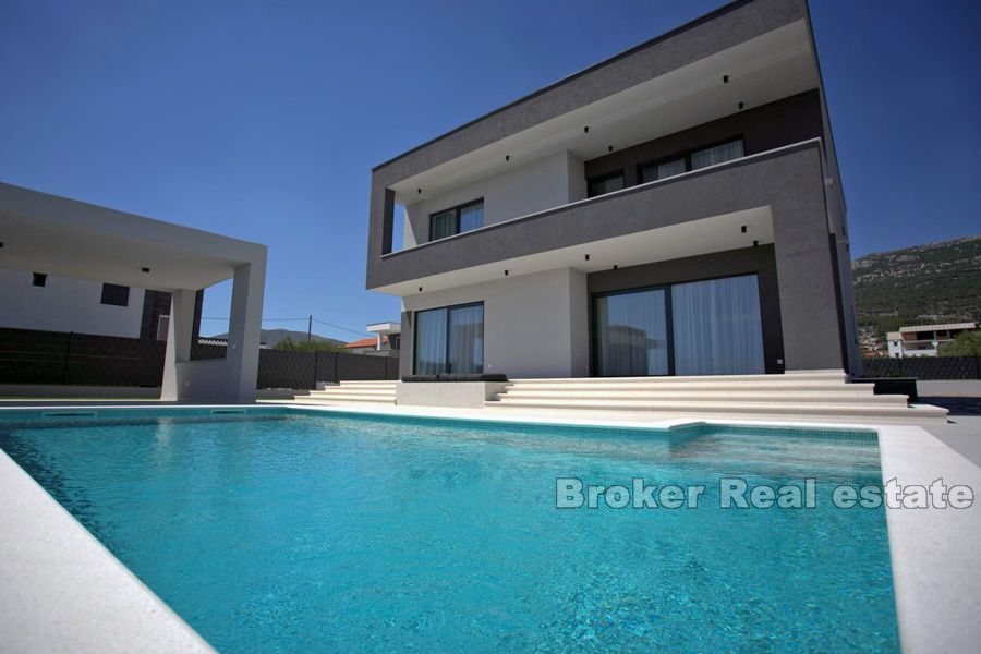Newly built villa with pool