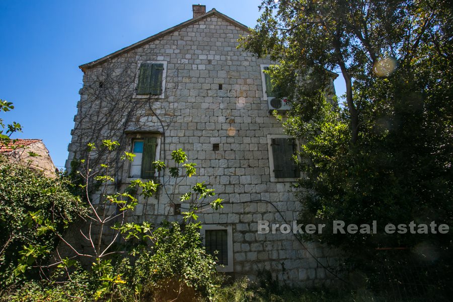 Une vieille maison dalmate en pierre